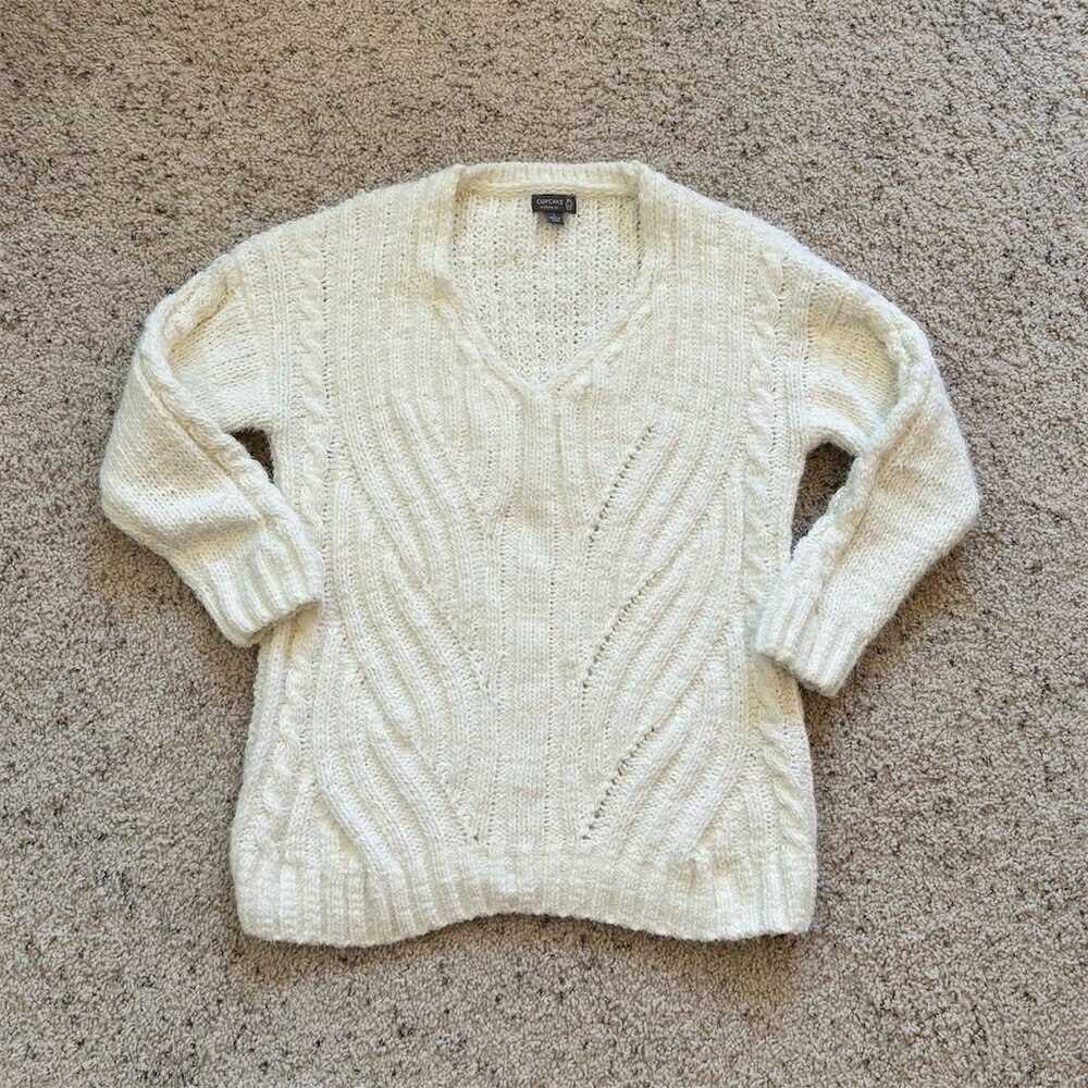 Cupcake Women's L Ivory V-Neck Cable Knit Pullover Sweater